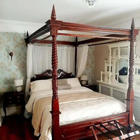Riverside 4*