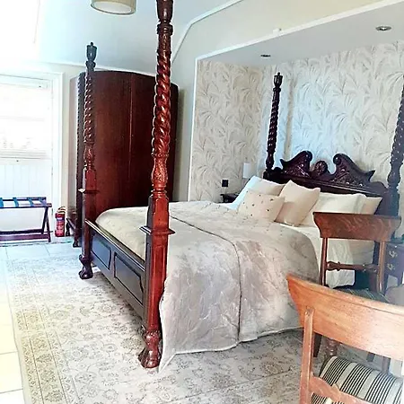 Riverside Bed & Breakfast