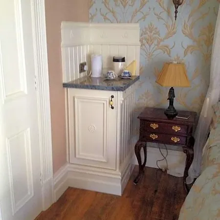 Bed & Breakfast Riverside 4*