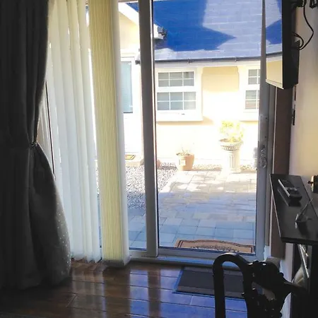 לינה וארוחת בוקר Riverside Riverstown (Louth)