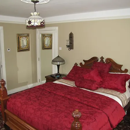 Bed & Breakfast Riverside 4*