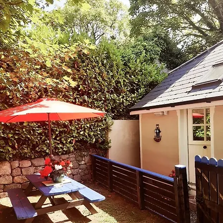 לינה וארוחת בוקר Riverside