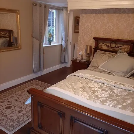 Riverside Bed & Breakfast 4*